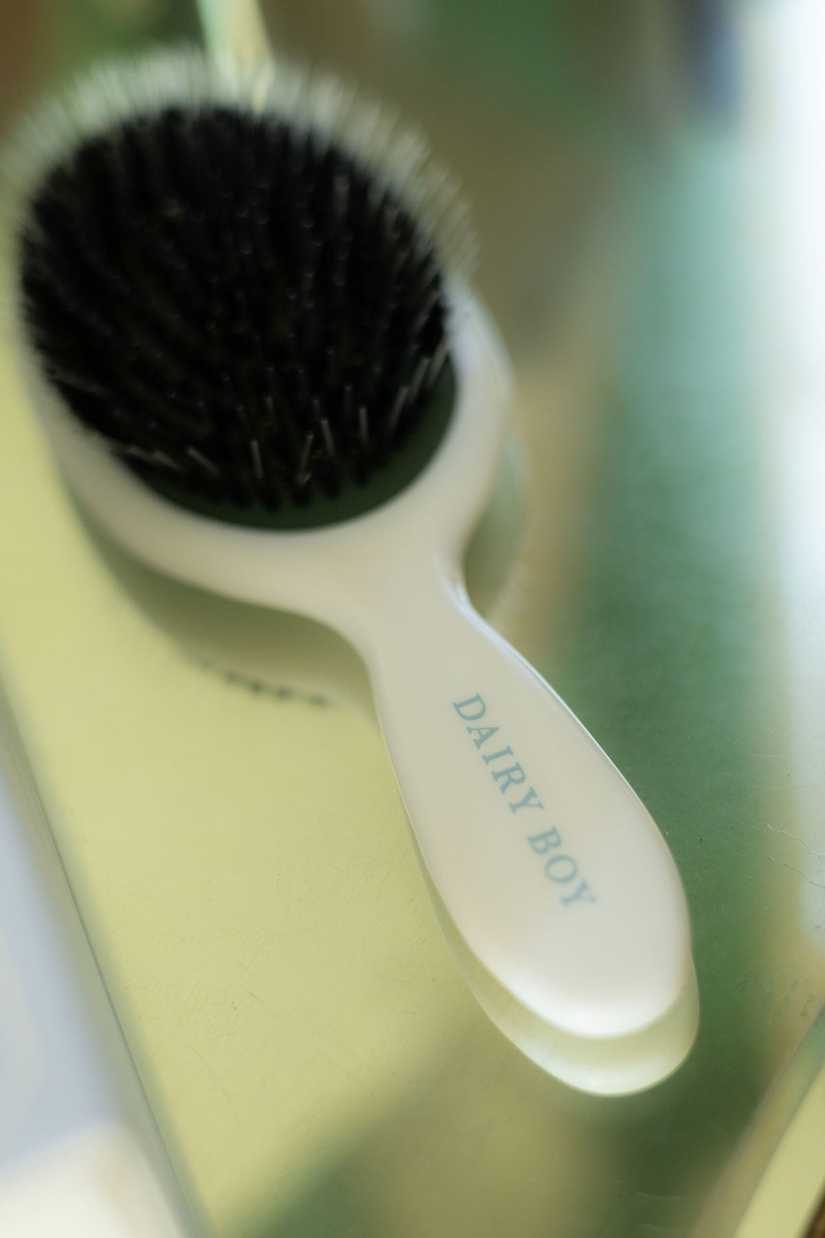 Forever Hairbrush - White
