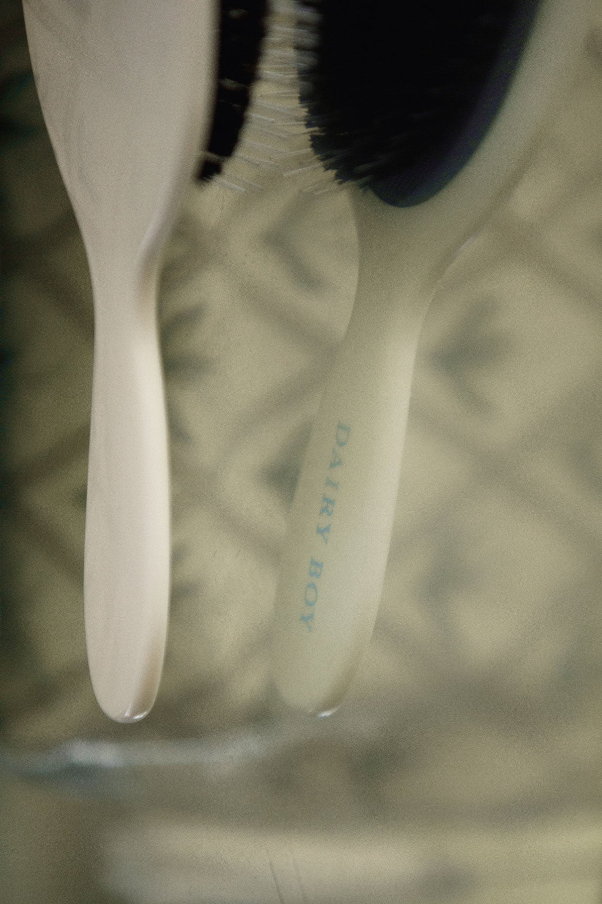Forever Hairbrush - White